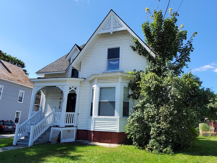 385 Spring St, Saint Johnsbury, VT 05819 - photo 1