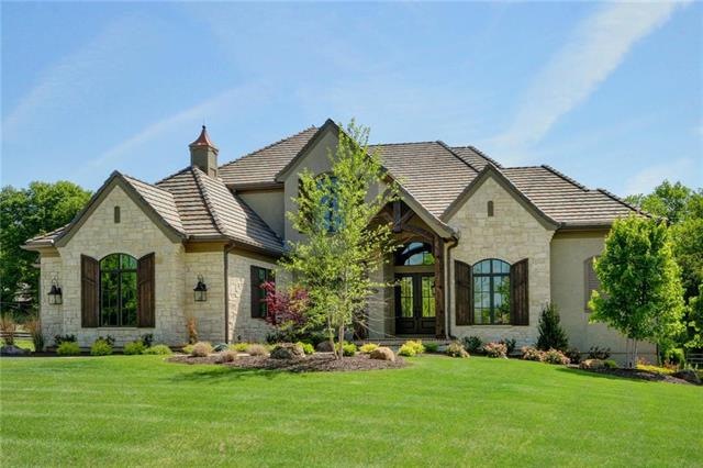 10343 Mohawk Rd, Leawood, KS 66206 - photo 1