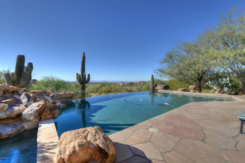 Distant S/SW views from pool/spa/patio