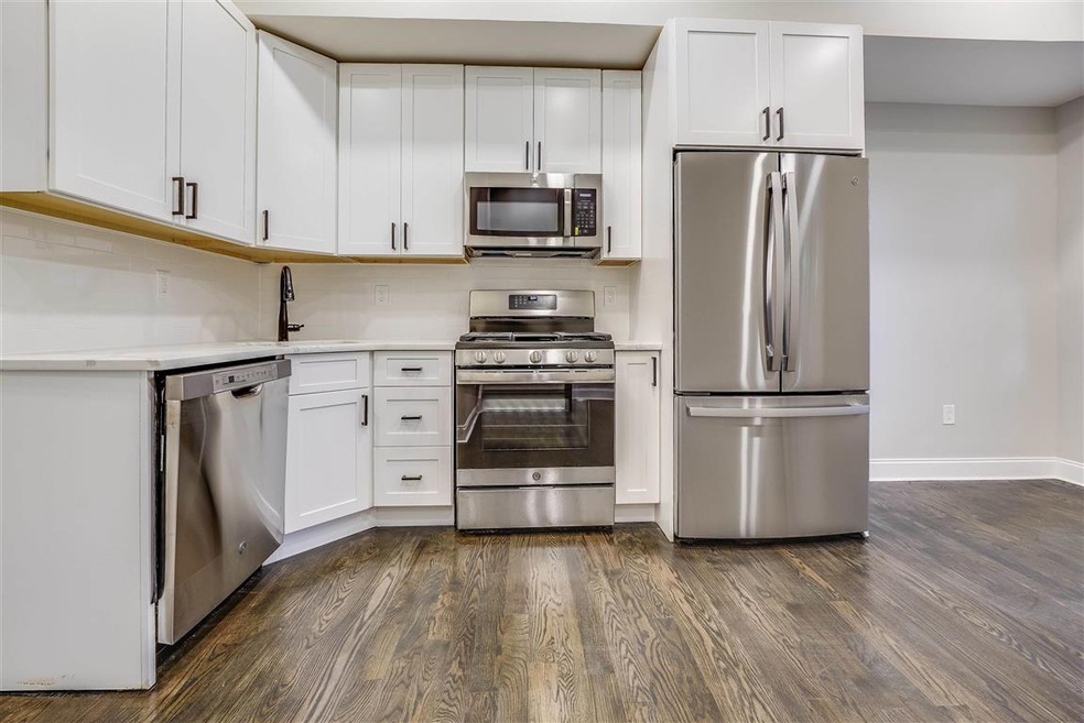 172 Mallory Ave unit 3, Jersey City, NJ 07304 - photo 1