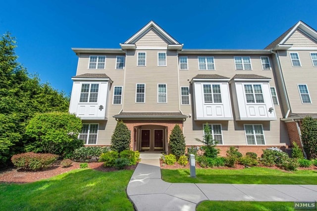 410 Howe Ave unit 9, Passaic, NJ 07055 - photo 1