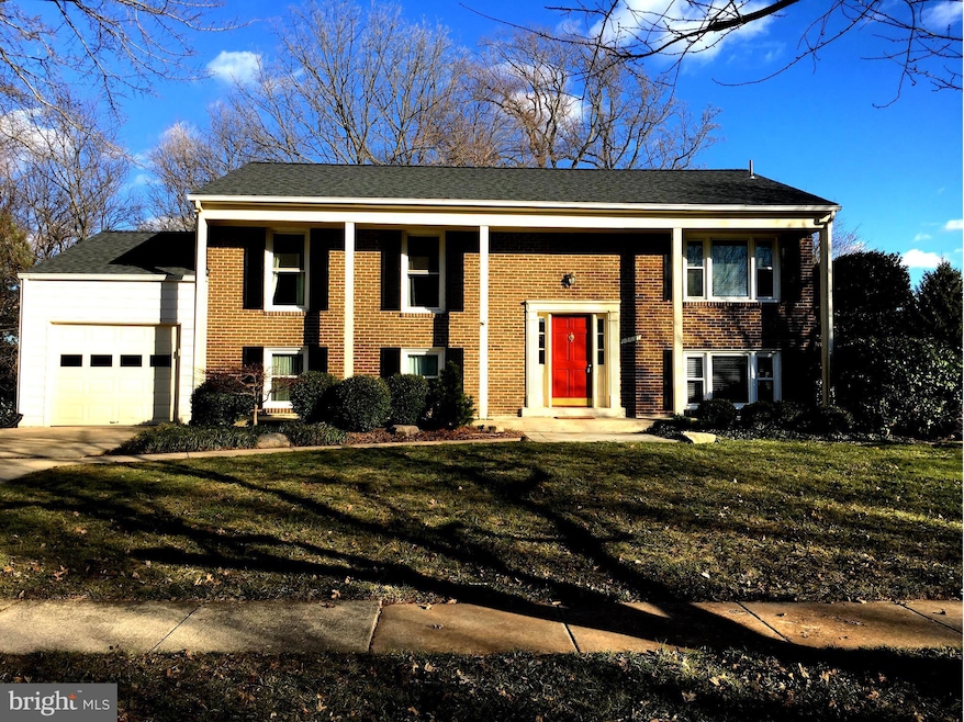 17617 Shamrock Dr, Olney, MD 20832 - photo 1