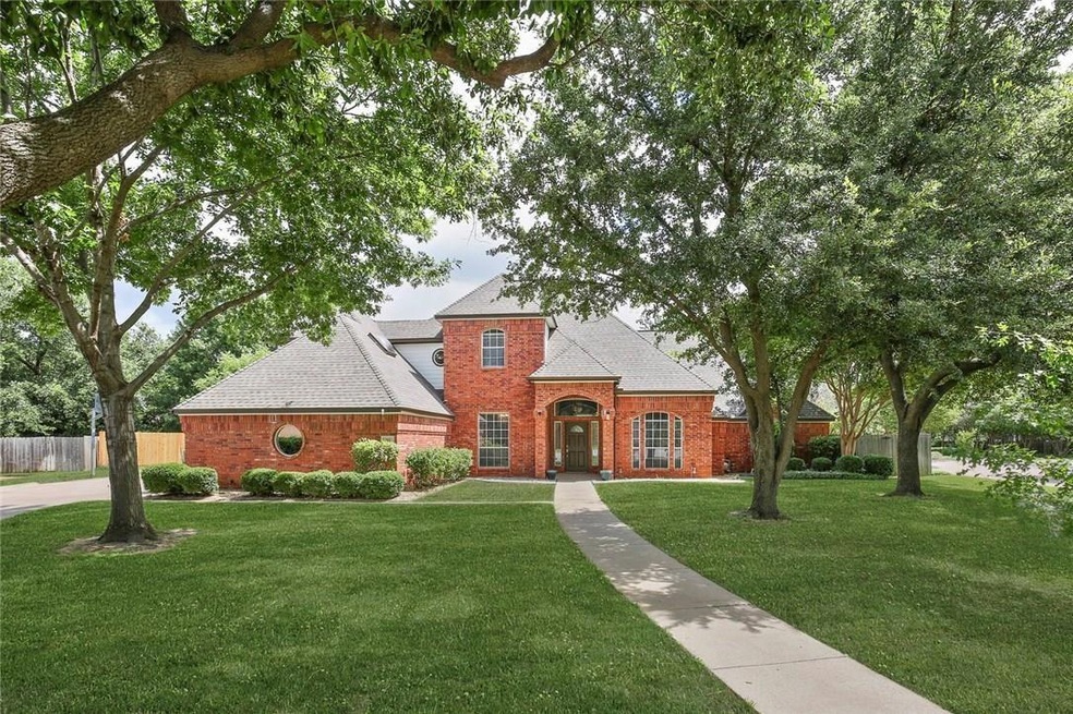 305 Sterling Ct, Southlake, TX 76092 - photo 1