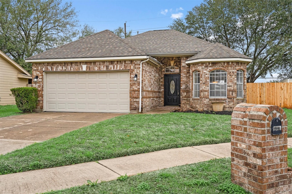 2227 Oakwell Ln, Katy, TX 77449 - photo 1