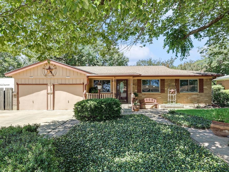 325 Lawana Dr, Bedford, TX 76022 - photo 1