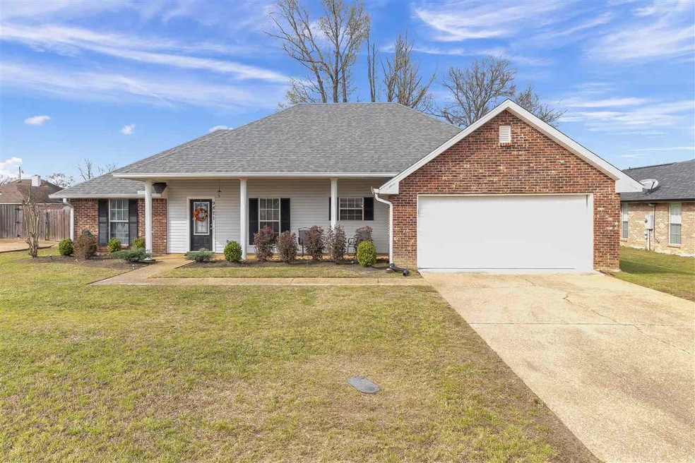 9871 Crooked Creek Blvd, Byram, MS 39272 - photo 1