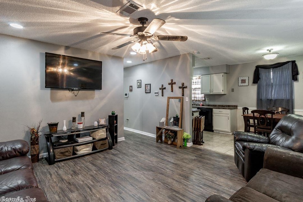 318 W Church St, Sheridan, AR 72150 - photo 1