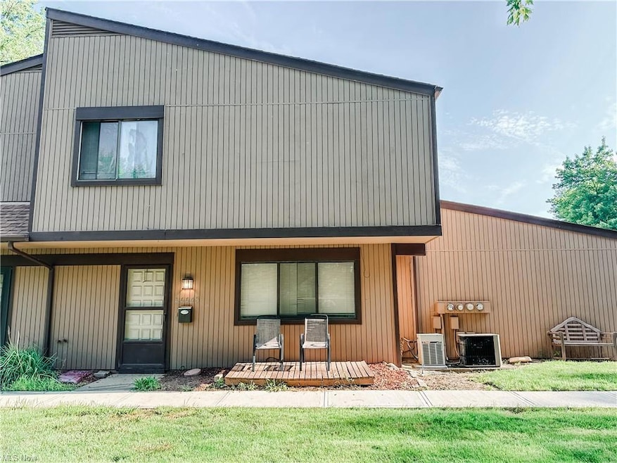 26643 Lake of the Falls Blvd, Olmsted Falls, OH 44138 - photo 1