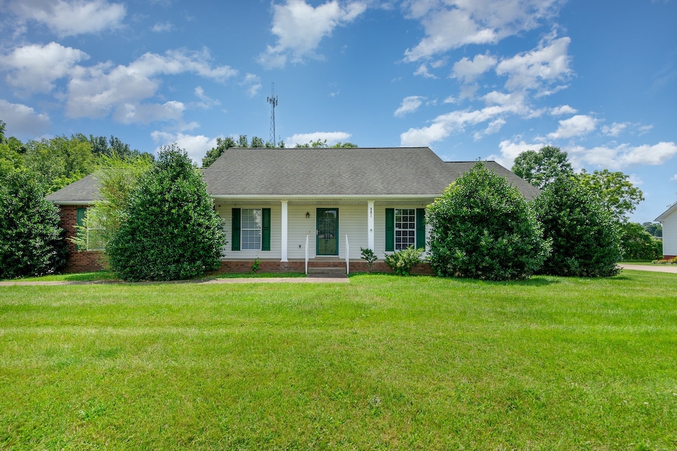 381 Bailey Ln, Pleasant View, TN 37146 - photo 1