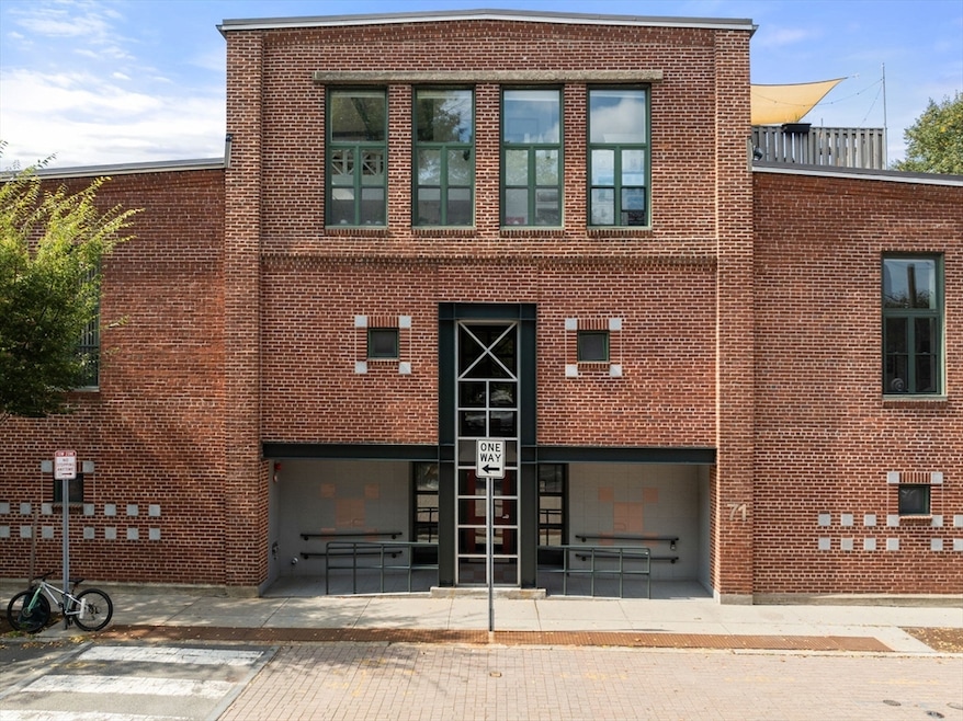 Pending $1,050,000 • Co-Listing Agent