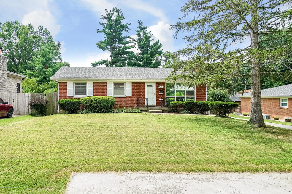 6206 Tiara Ct, Louisville, KY 40219 - photo 1