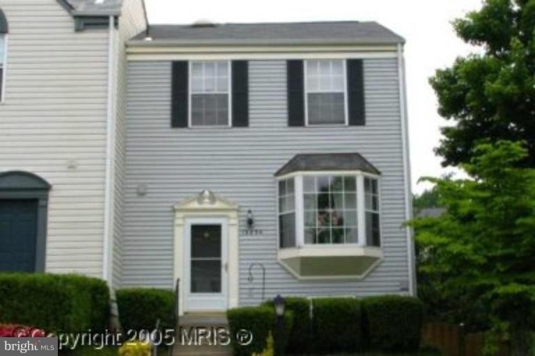 13854 Laura Ratcliff Ct, Centreville, VA 20121 - photo 1