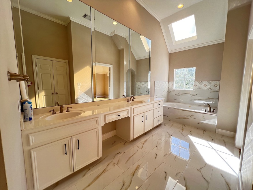 1444 Moritz Dr, Houston, TX 77055 - photo 1