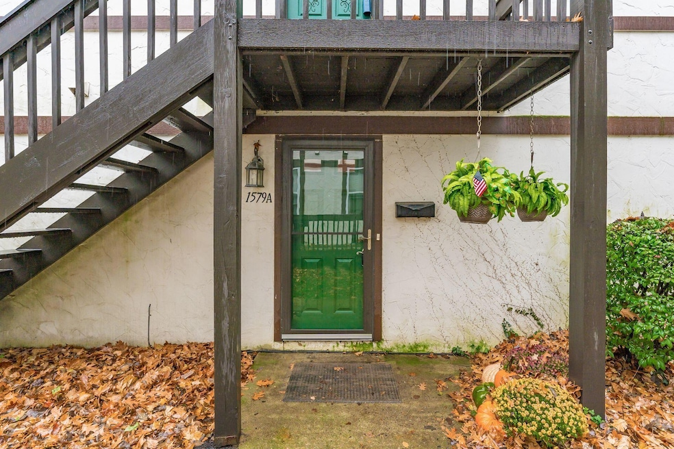1579 Arlington Ave unit A, Marble Cliff, OH 43212 - photo 1