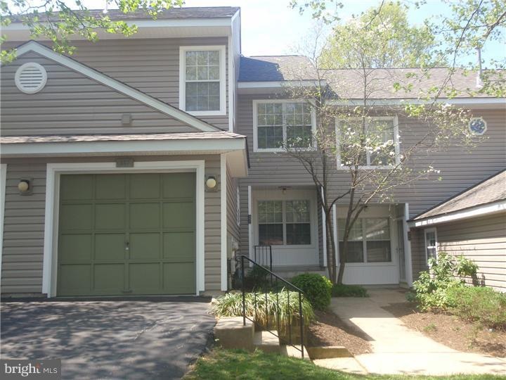 357 Radford Ct unit 357, Glen Mills, PA 19342 - photo 1