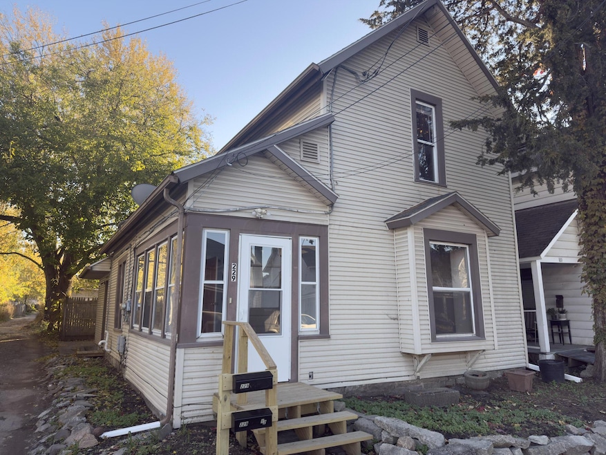 229 W Columbia St, Marion, OH 43302 - photo 1