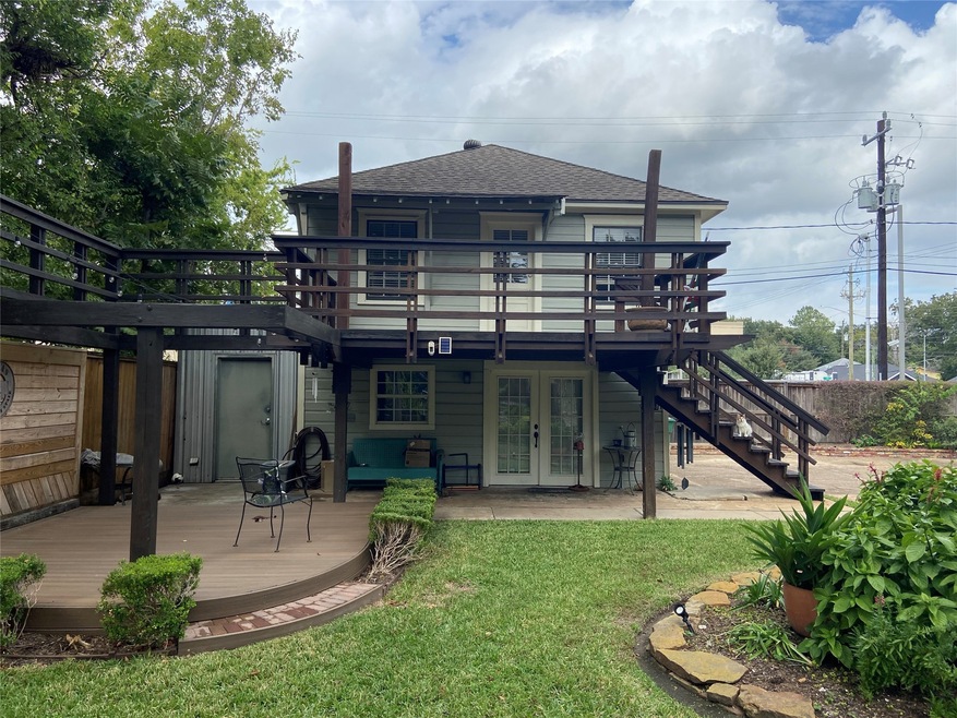 1025 Beverly St, Houston, TX 77008 - photo 1