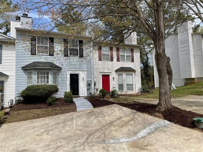 1008 Huntington Trace SE, Smyrna, GA 30082 - photo 1