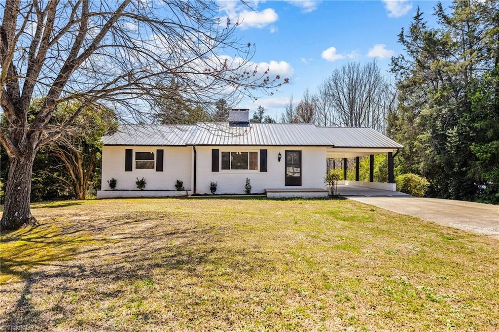 360 Oak View Ln, Asheboro, NC 27205 - photo 1