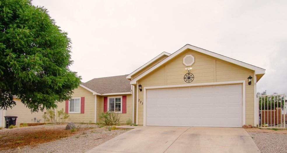 221 Burnage Ln, Alamogordo, NM 88310 - photo 1