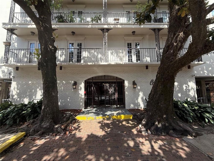 For Rent $2,400/month • Co-Listing Agent