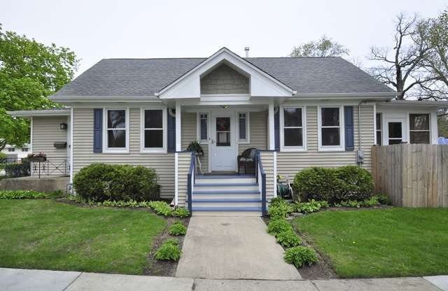 1503 Hickory St, Waukegan, IL 60085 - photo 1