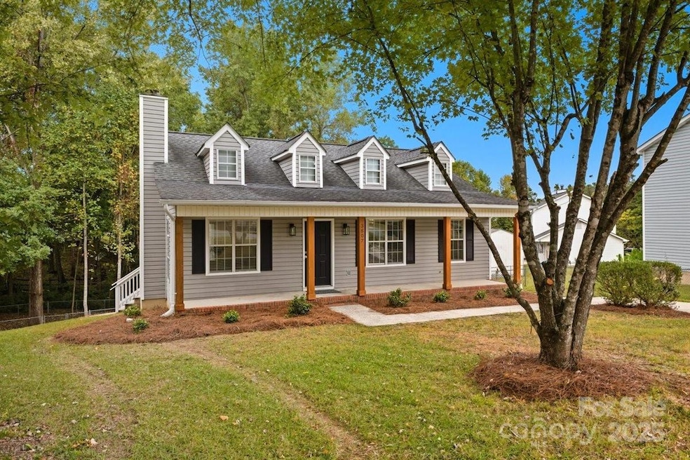 3807 Broomstraw Ct, Matthews, NC 28105 - photo 1