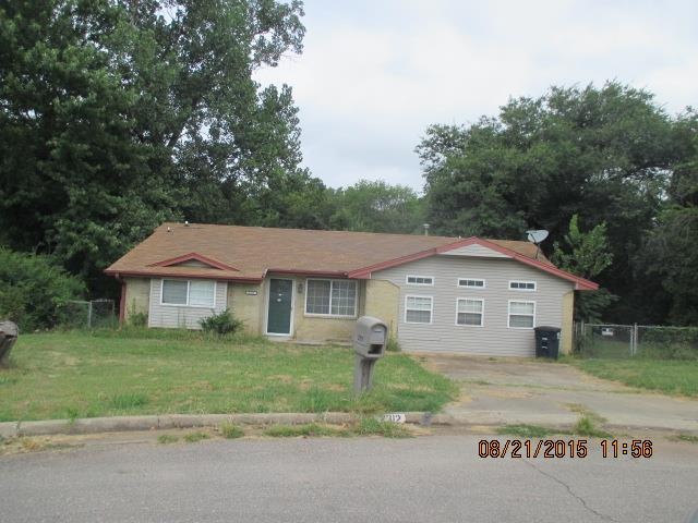 2312 N Tucker Ave, Shawnee, OK 74804 - photo 1