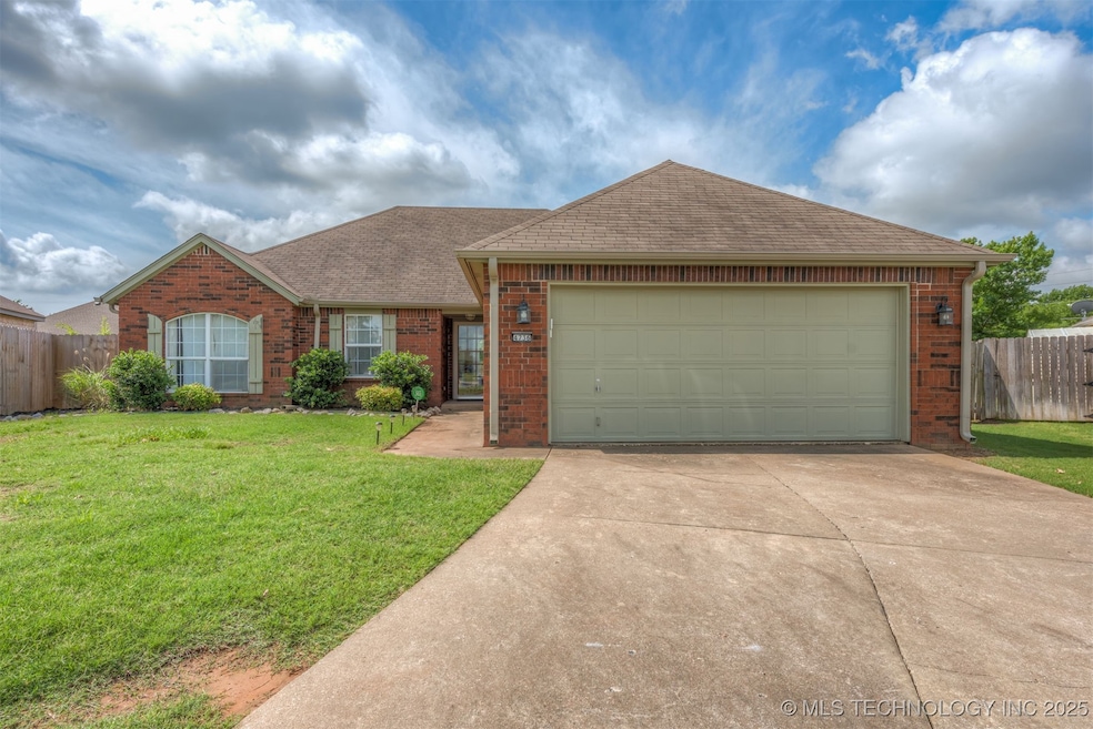 4736 S 194th East Ave, Broken Arrow, OK 74014 - photo 1