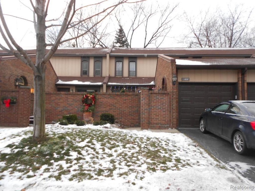 1183 Kirts Blvd unit C, Troy, MI 48084 - photo 1