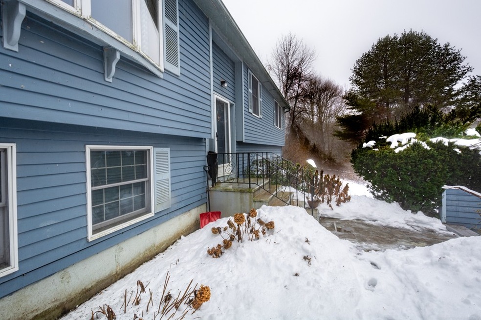 41 Pumpkin Ln, Charlton, MA 01507 - photo 1