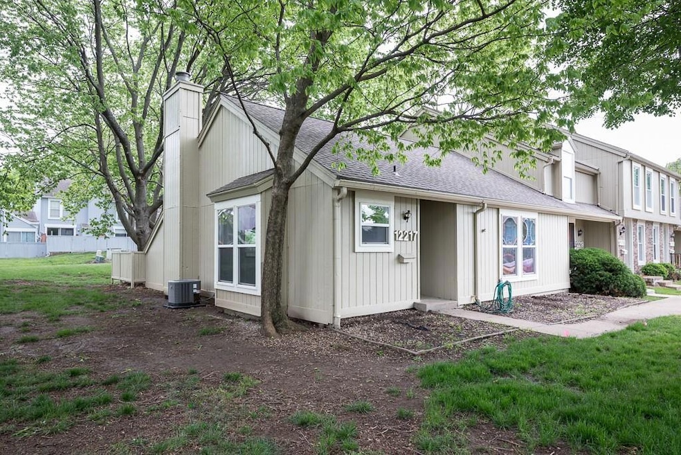 12217 W 79th Place, Lenexa, KS 66215 - photo 1