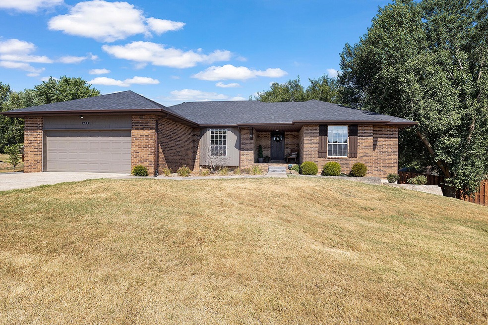 608 N 38th St, Nixa, MO 65714 - photo 1