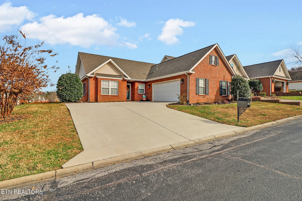 7038 Winter Oaks Way unit 40, Knoxville, TN 37918 - photo 1