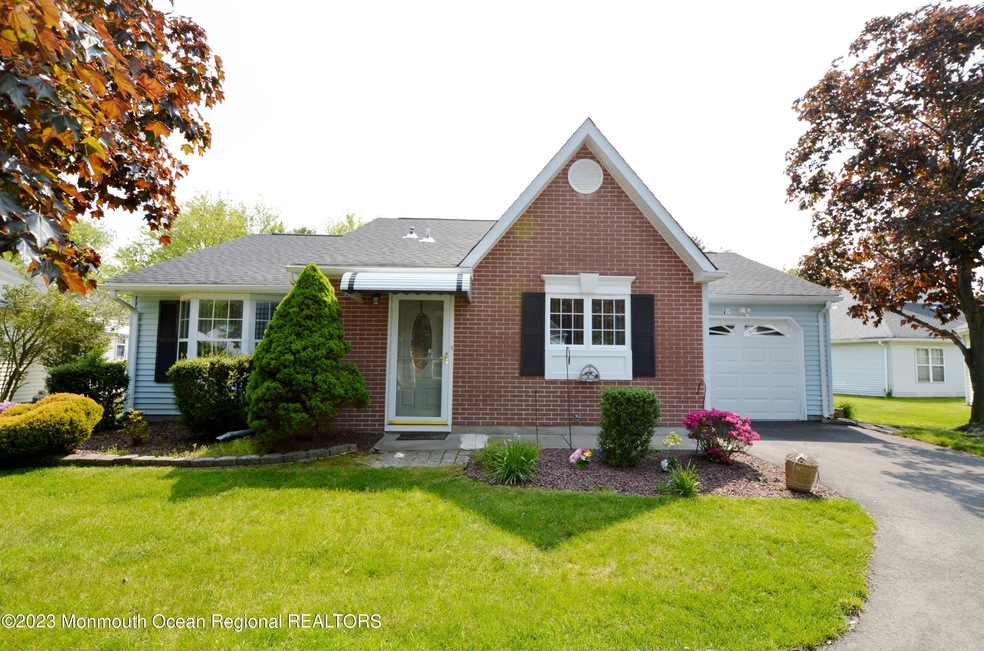 12 Linton Close unit 1000, Freehold, NJ 07728 - photo 1