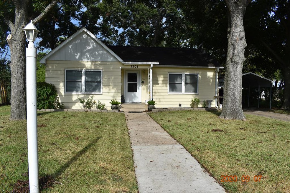 2204 Mary St, Bay City, TX 77414 - photo 1