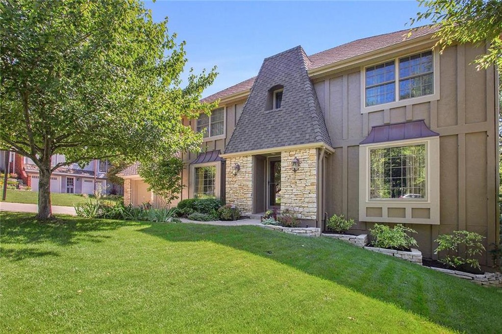 Excellent curb appeal!