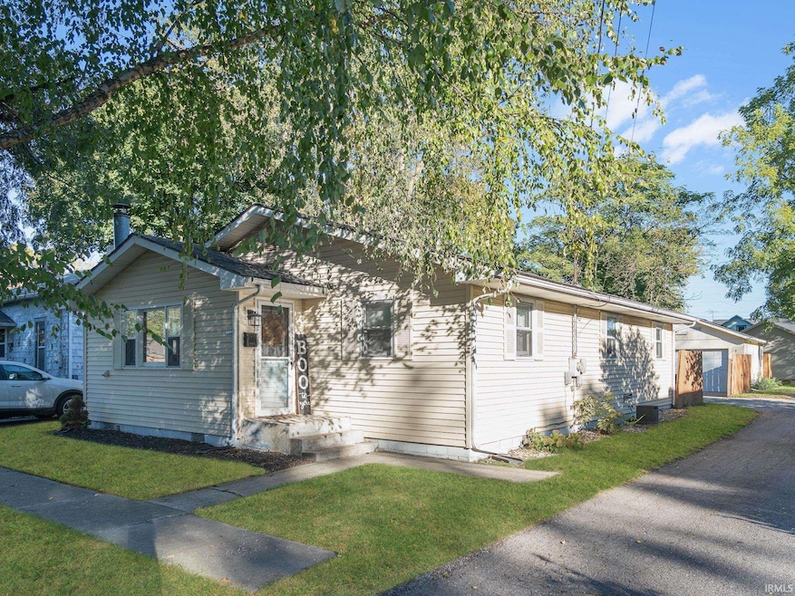 114 E Jefferson St, Auburn, IN 46706 - photo 1