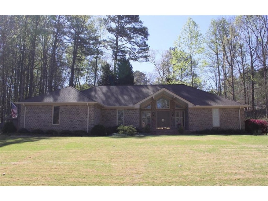 Rare find - Excellent single level living in Peach