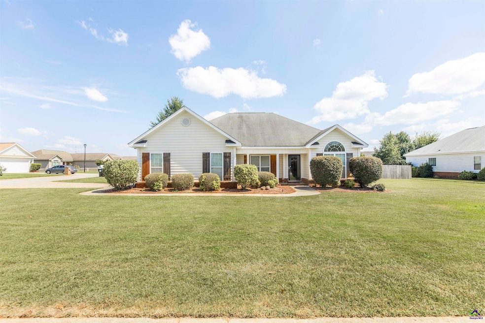 100 Apple Ct, Warner Robins, GA 31088 - photo 1