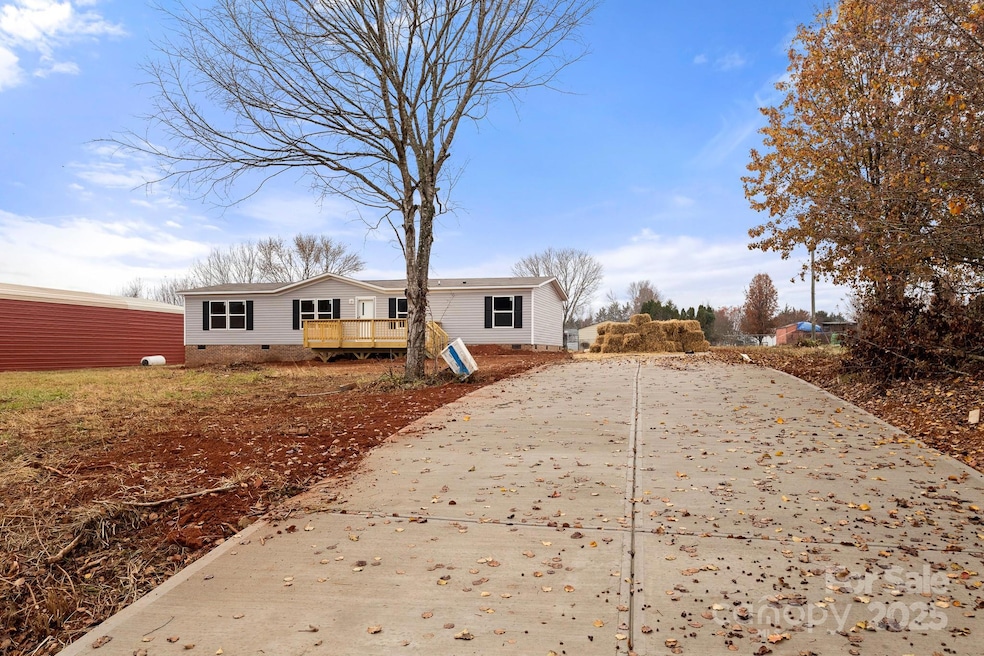 135 Rock Olive Dr, Rockwell, NC 28138 - photo 1