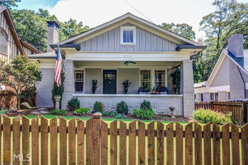 Front view of 224 2nd Ave