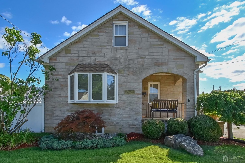 Sold $580,000 • Co-Listing Agent