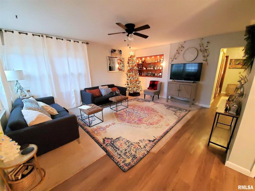 2414 W 13th St, Davenport, IA 52804 - photo 1