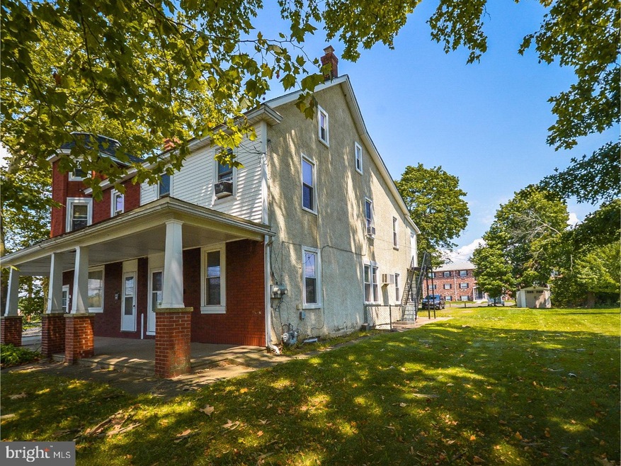 323 S Line St, Lansdale, PA 19446 - photo 1