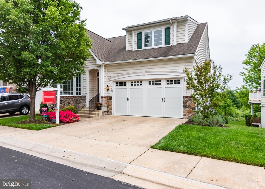 7267 Pebble Creek Dr, Elkridge, MD 21075 - photo 1