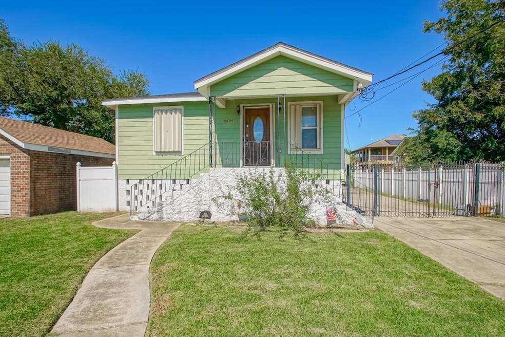 2561 New York St, New Orleans, LA 70122 - photo 1