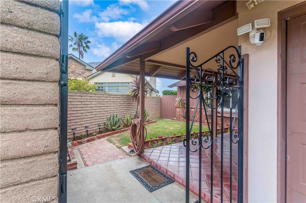 917 E Walnut Ave, El Segundo, CA 90245 - photo 1