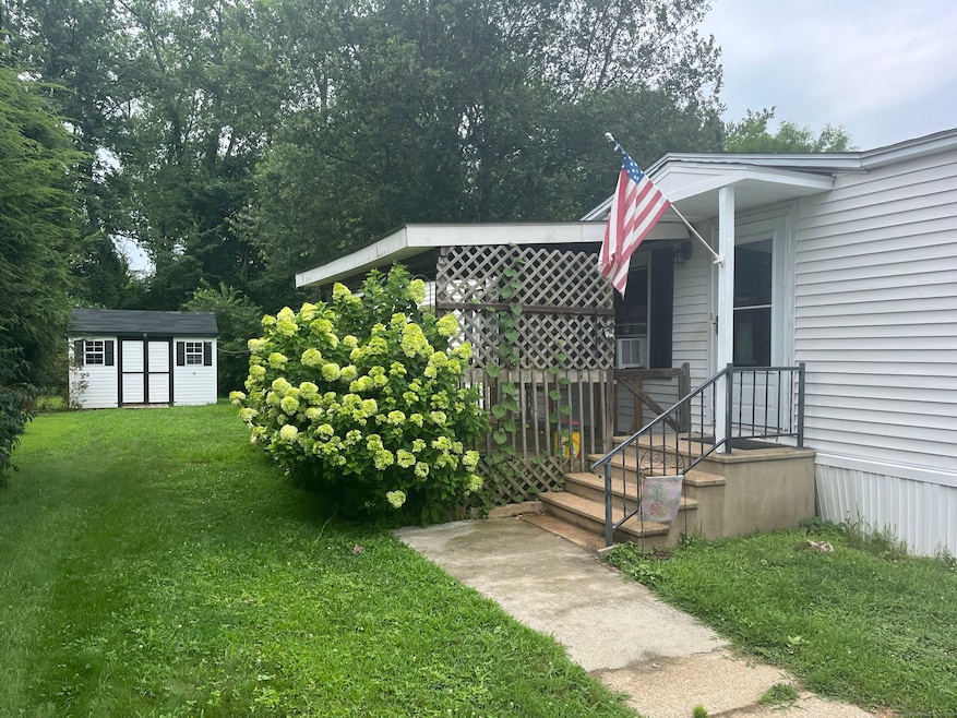 47 Elm St, East Windsor, CT 06088 - photo 1