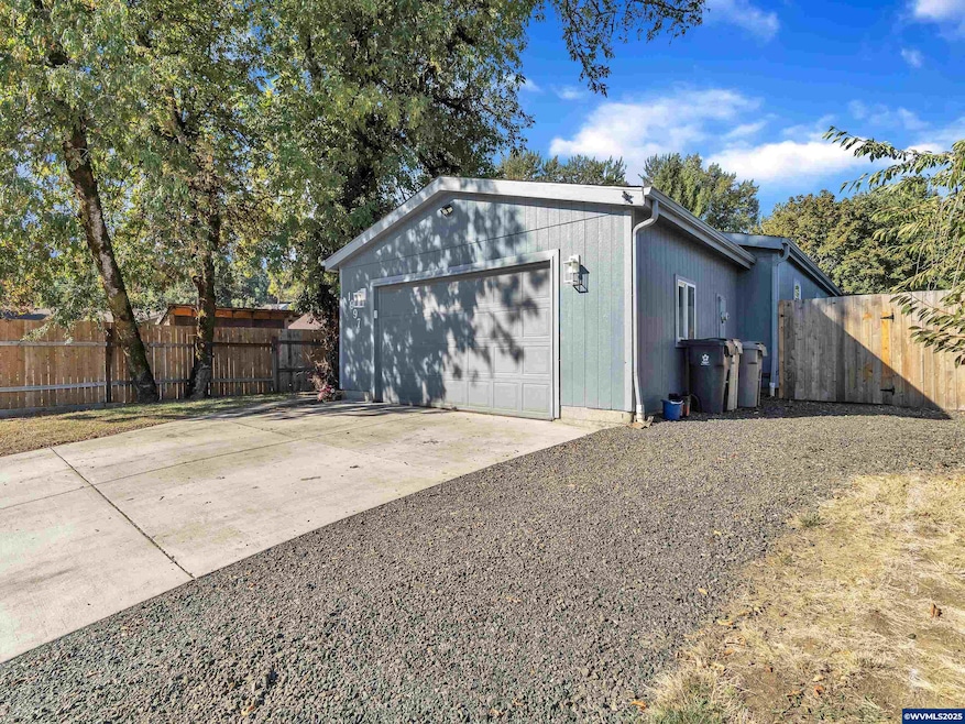 Under Contract $399,000